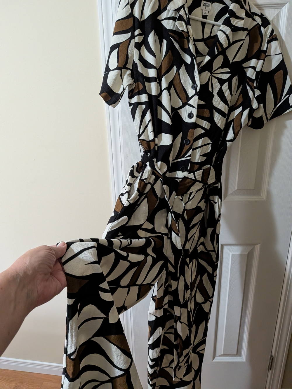Tabitha Short-Sleeve Leaf-Print Jumpsuit in Black, White & Brown